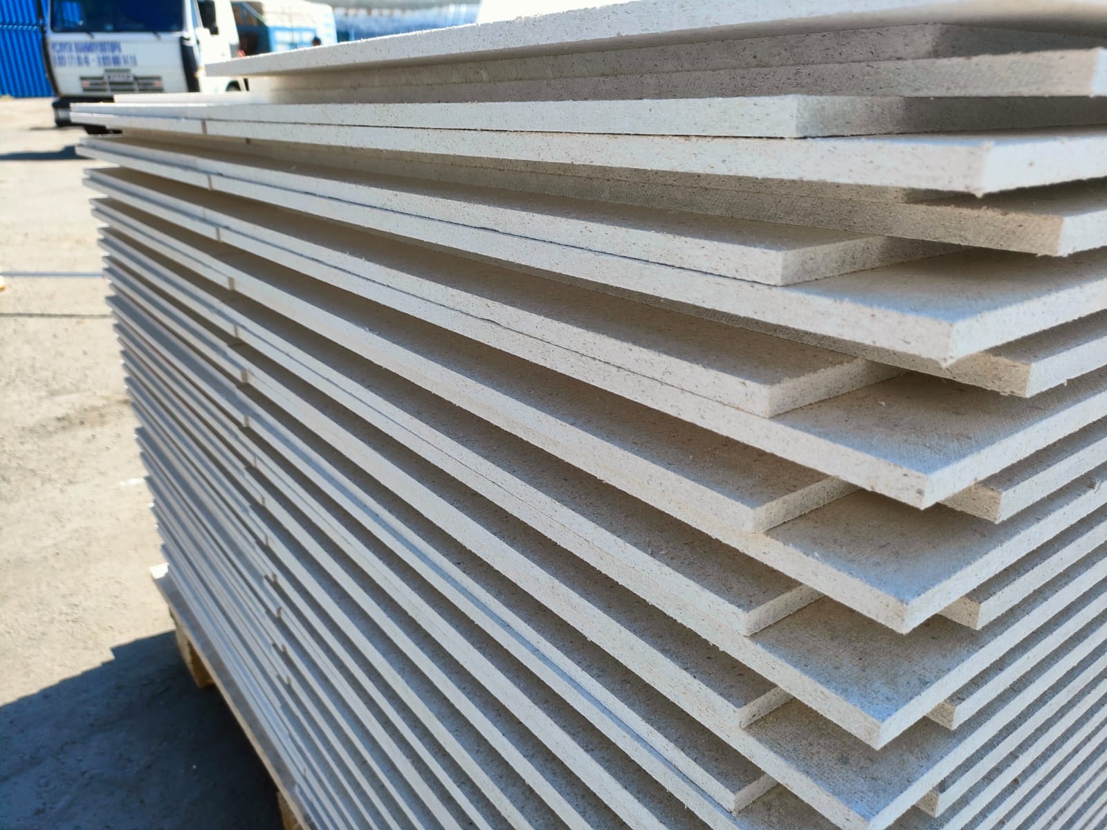 Knauf-Элемент пола КНАУФ-суперпол 1200x600x20мм влагостойкий (ГВЛВ)								