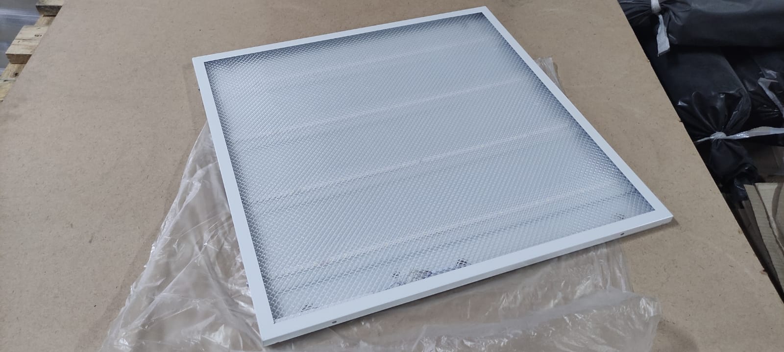 Cветильник cветодиодный универсальный PRE LED PLS WN 36W 6500K (3100 Лм) LEEK								